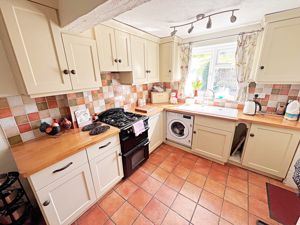 Kitchen- click for photo gallery